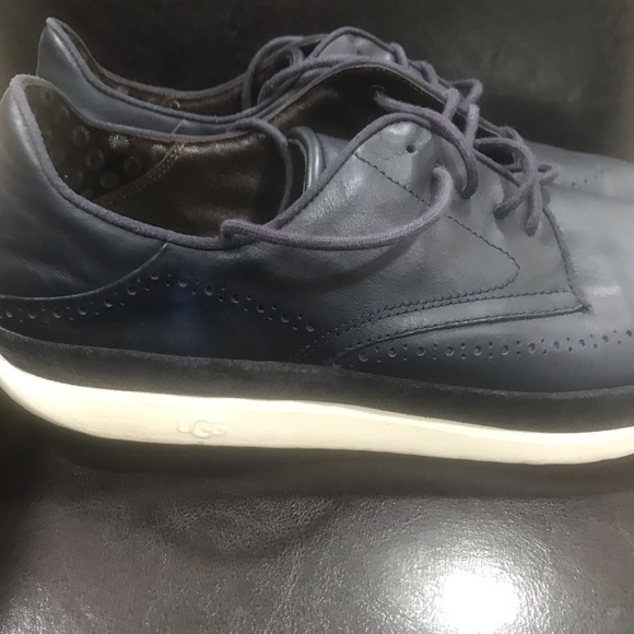 UGG shoe size 15 Men - Picture 2 of 5